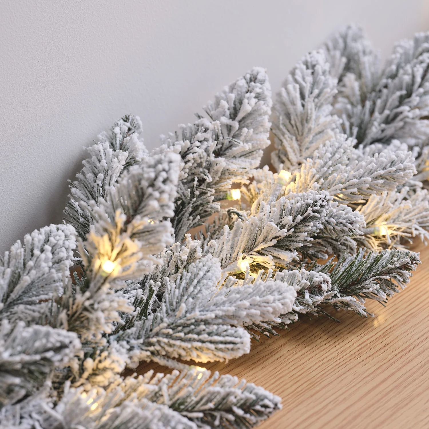 1.5m Pre Lit Snowy Christmas Garland - Image 3