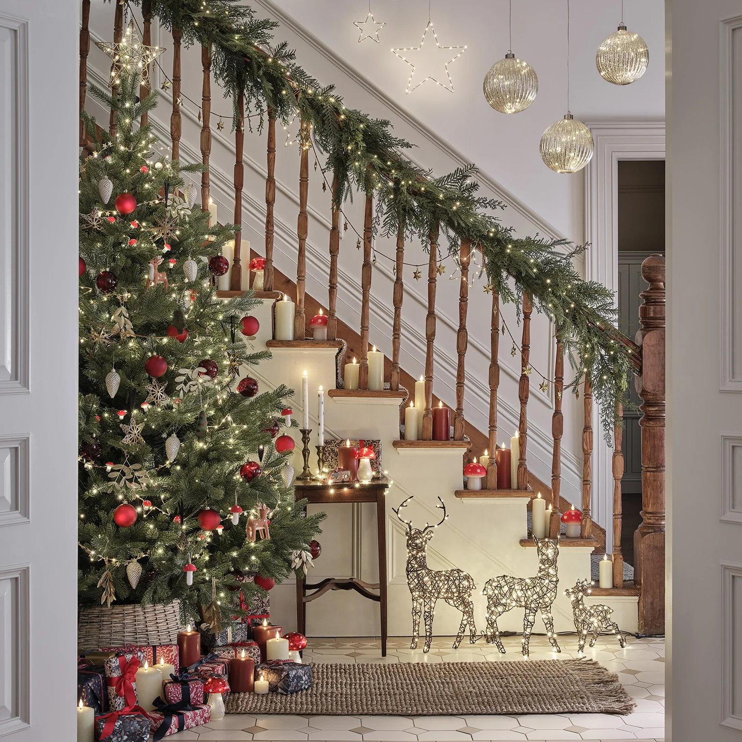 1.8m Deluxe Christmas Foliage Garland - Image 2