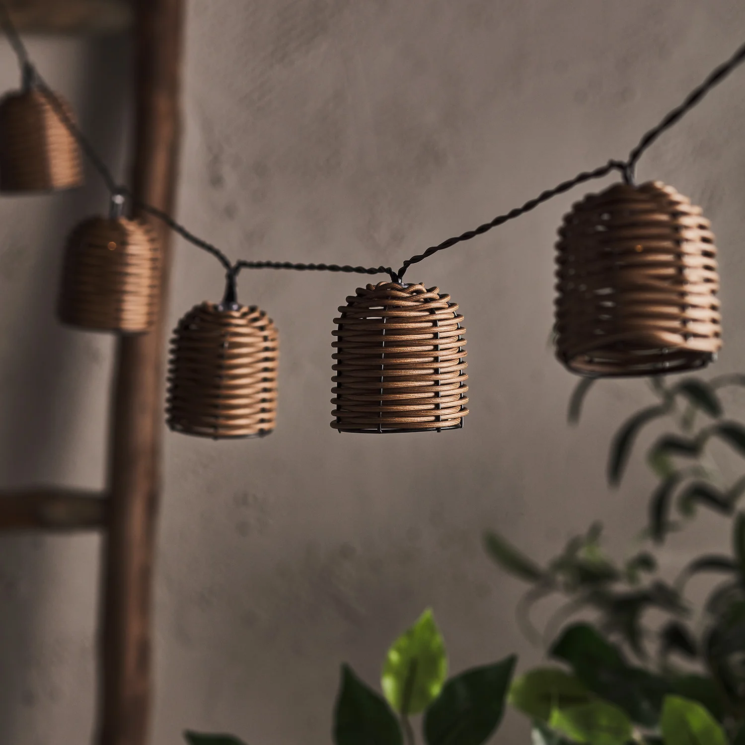 10 Rattan Lantern Solar Fairy Lights - Image 2