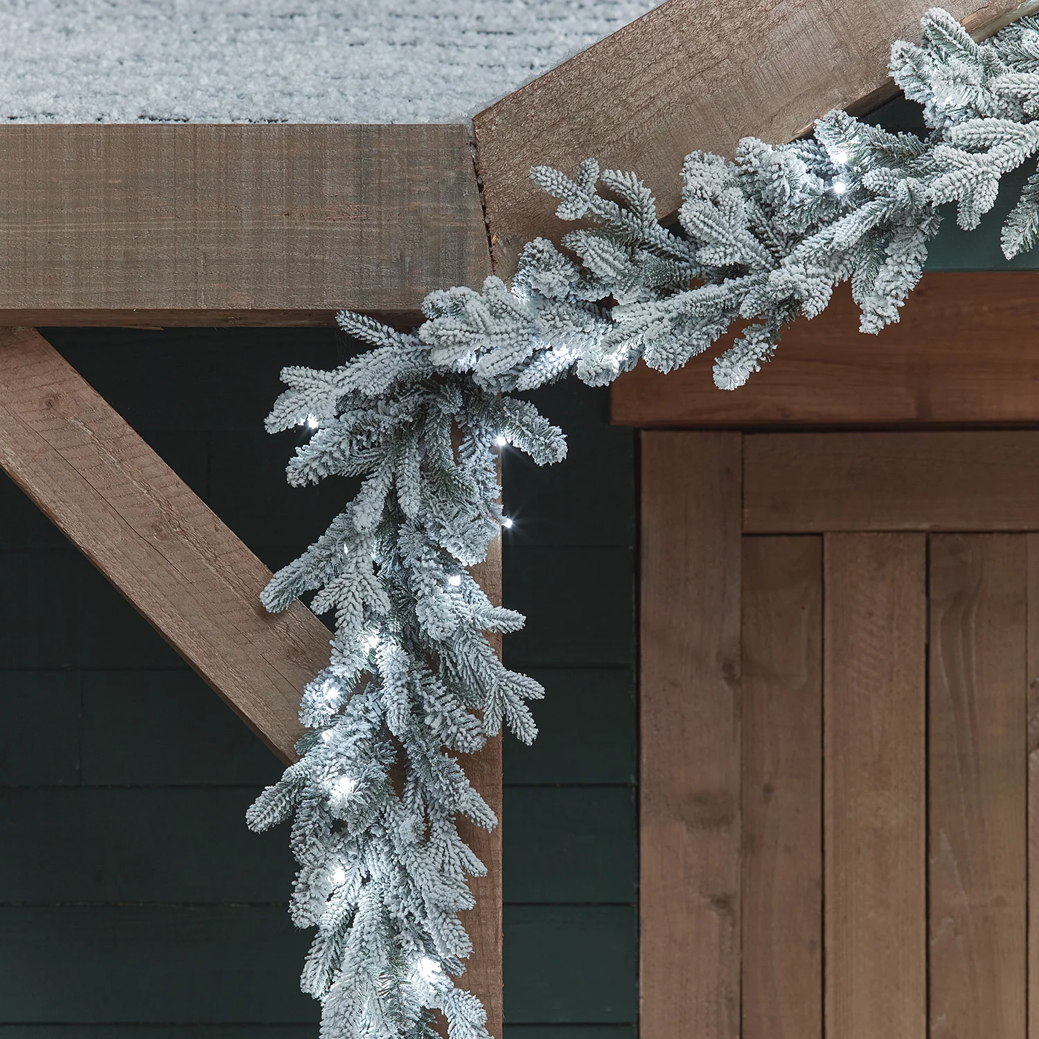 2.5m Pre Lit Outdoor Snowy Christmas Garland