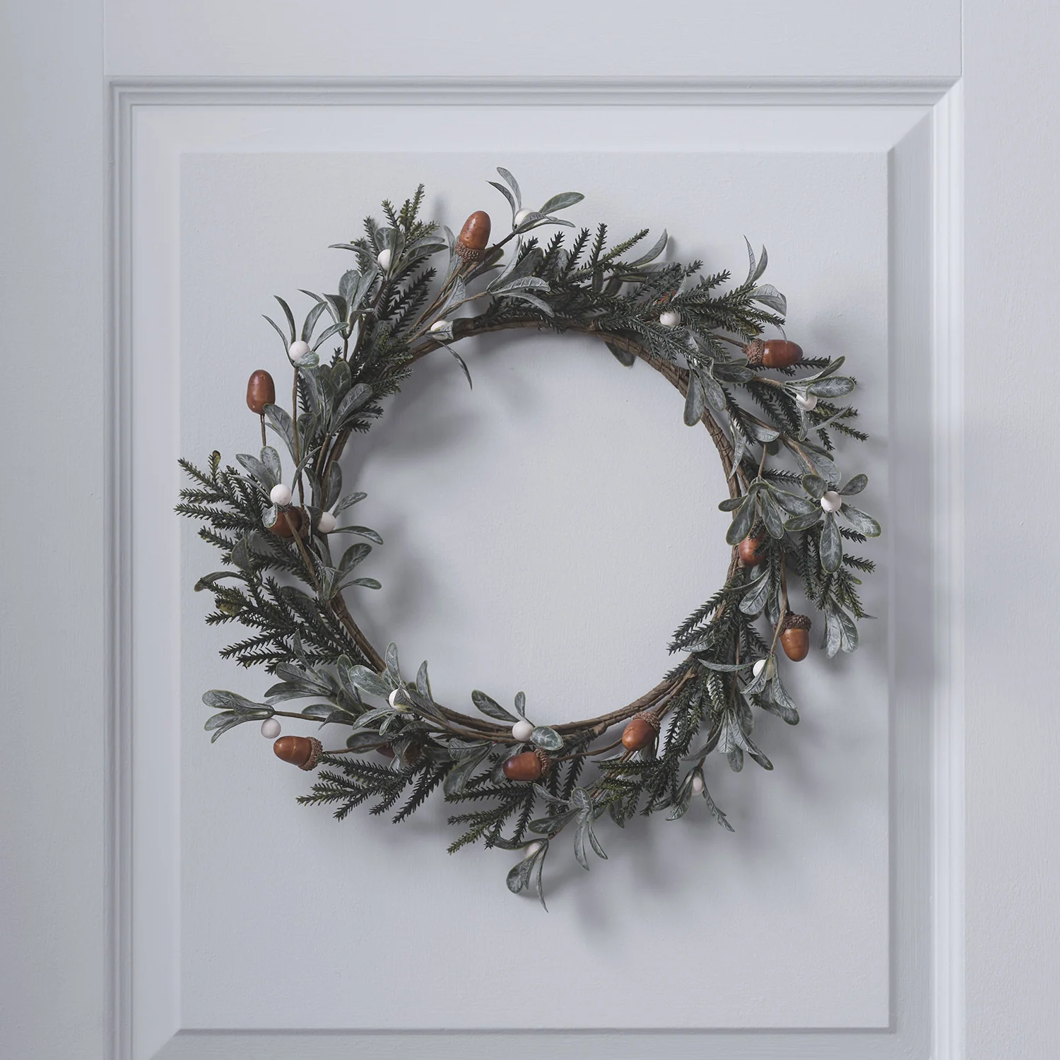 40cm Classic Acorn & Winter Foliage Wreath