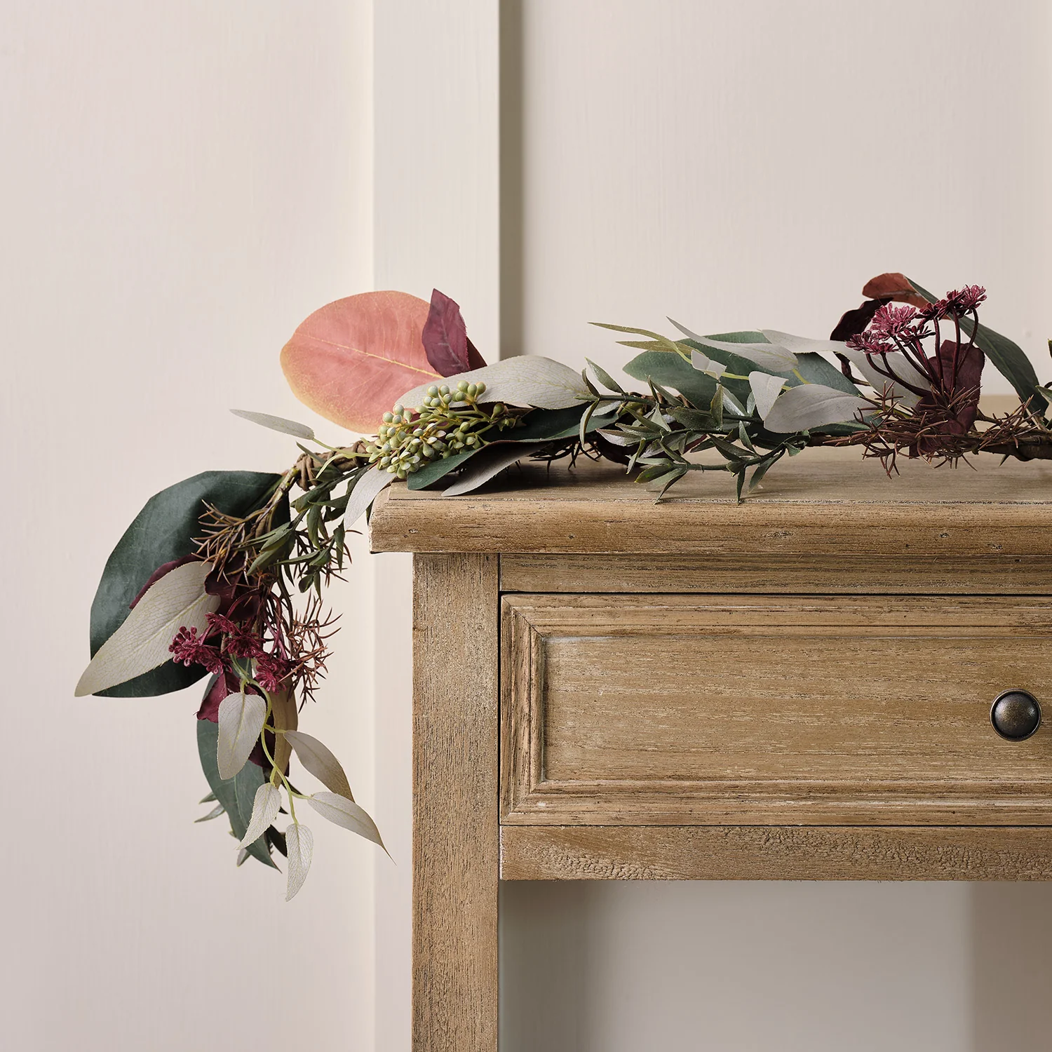 Crisp Leaf Autumn-Winter Wreath & Garland - Image 5