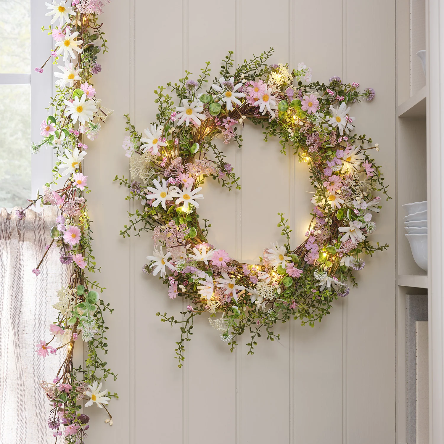 Daisy Dreams Pre Lit Wreath & Garland Bundle