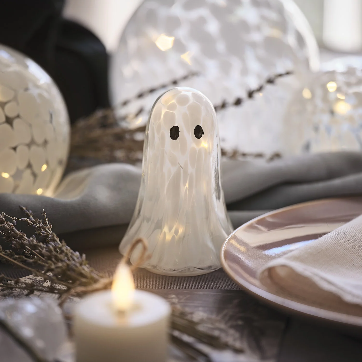 Gertie the Ghost Confetti Glass LED Halloween Decoration - Image 4