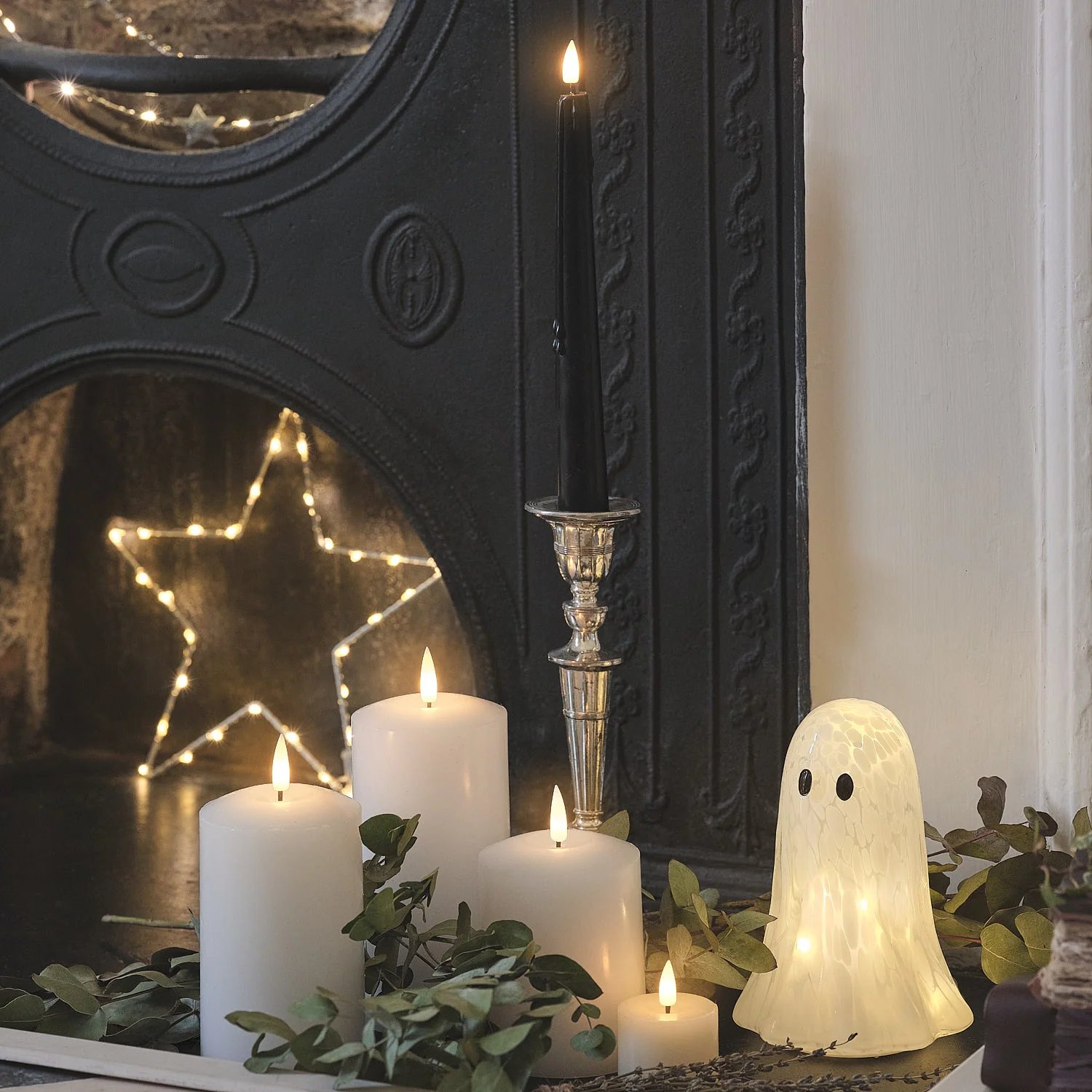 Gertie the Ghost Large Confetti Glass LED Halloween Decoration - Image 3