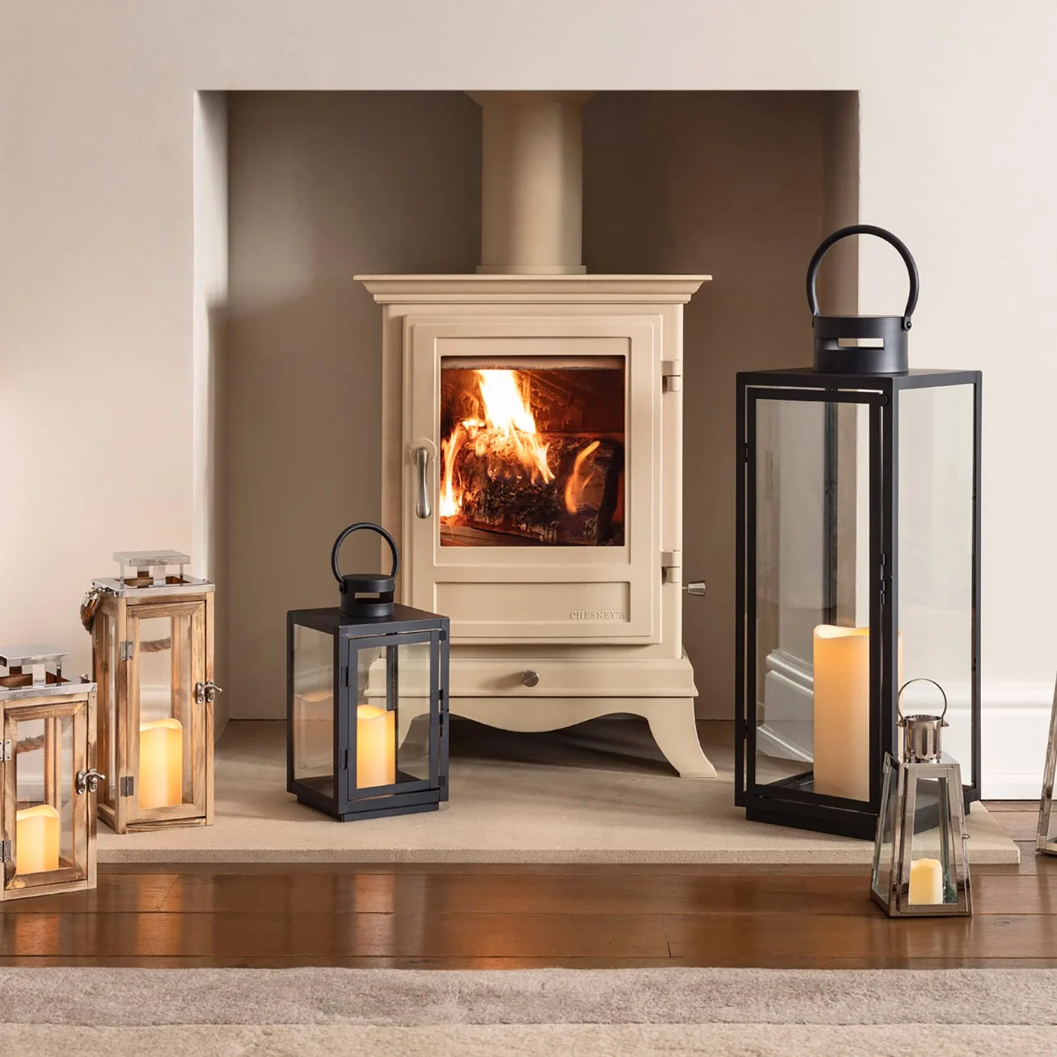 Malvern Large Battery Outdoor Lantern - Image 5