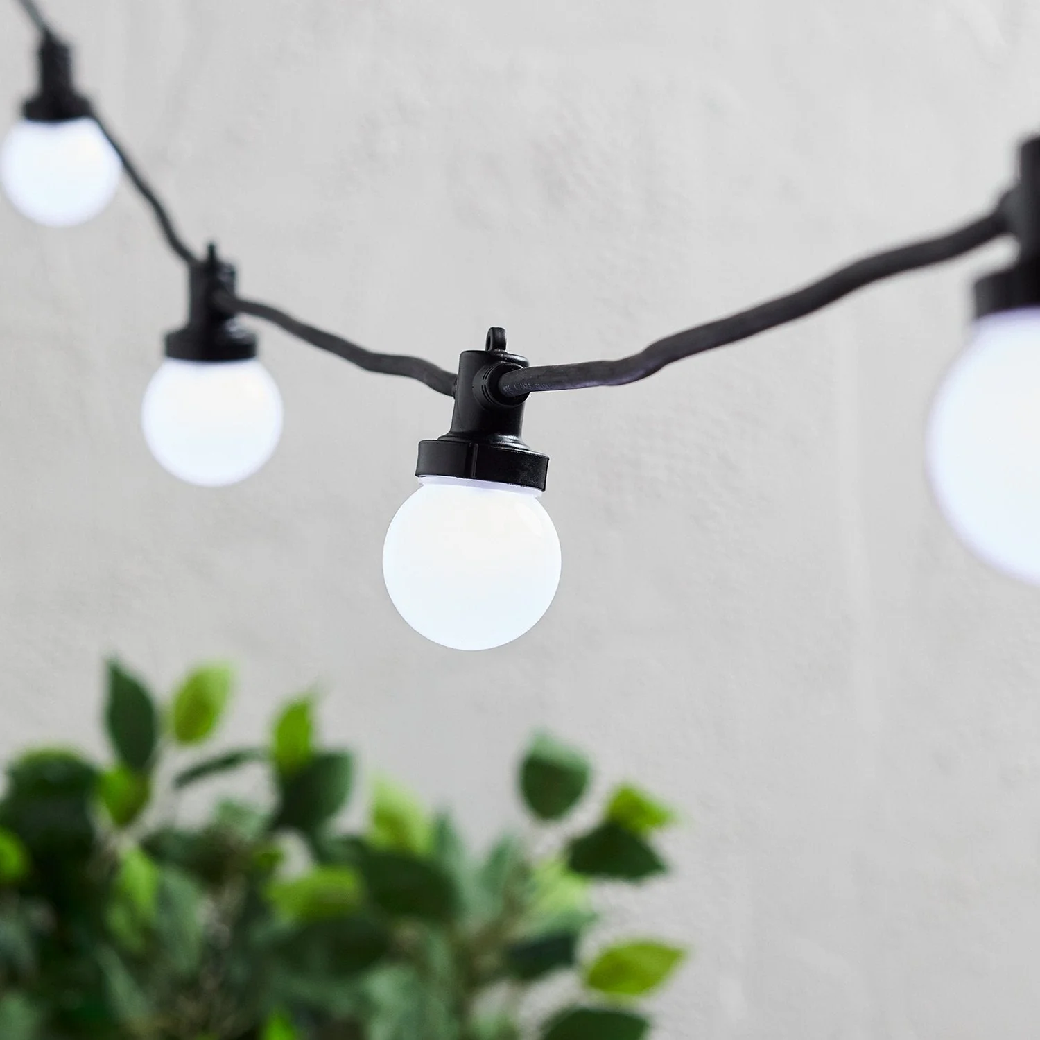 Pro Connect 15m 30 White Connectable Festoon Lights Black Cable
