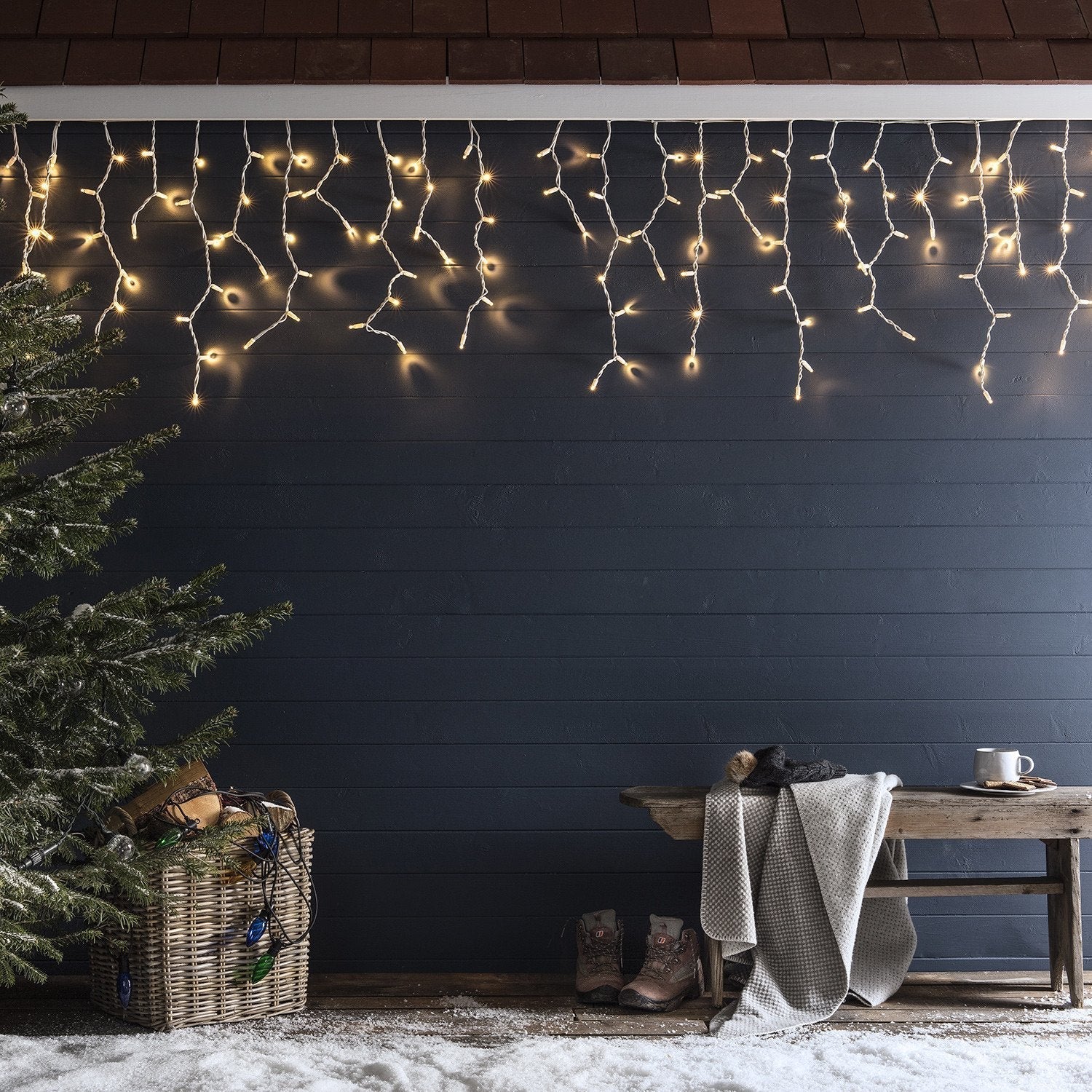 Pro Connect 36m 1800 Traditional Warm White Connectable Icicle Lights White Cable - Image 2