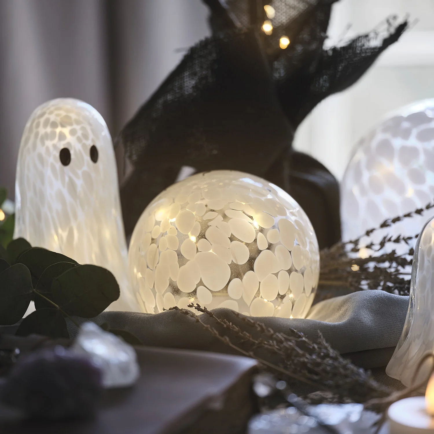 Regular White Confetti Glass Globe LED Decoration - Image 10
