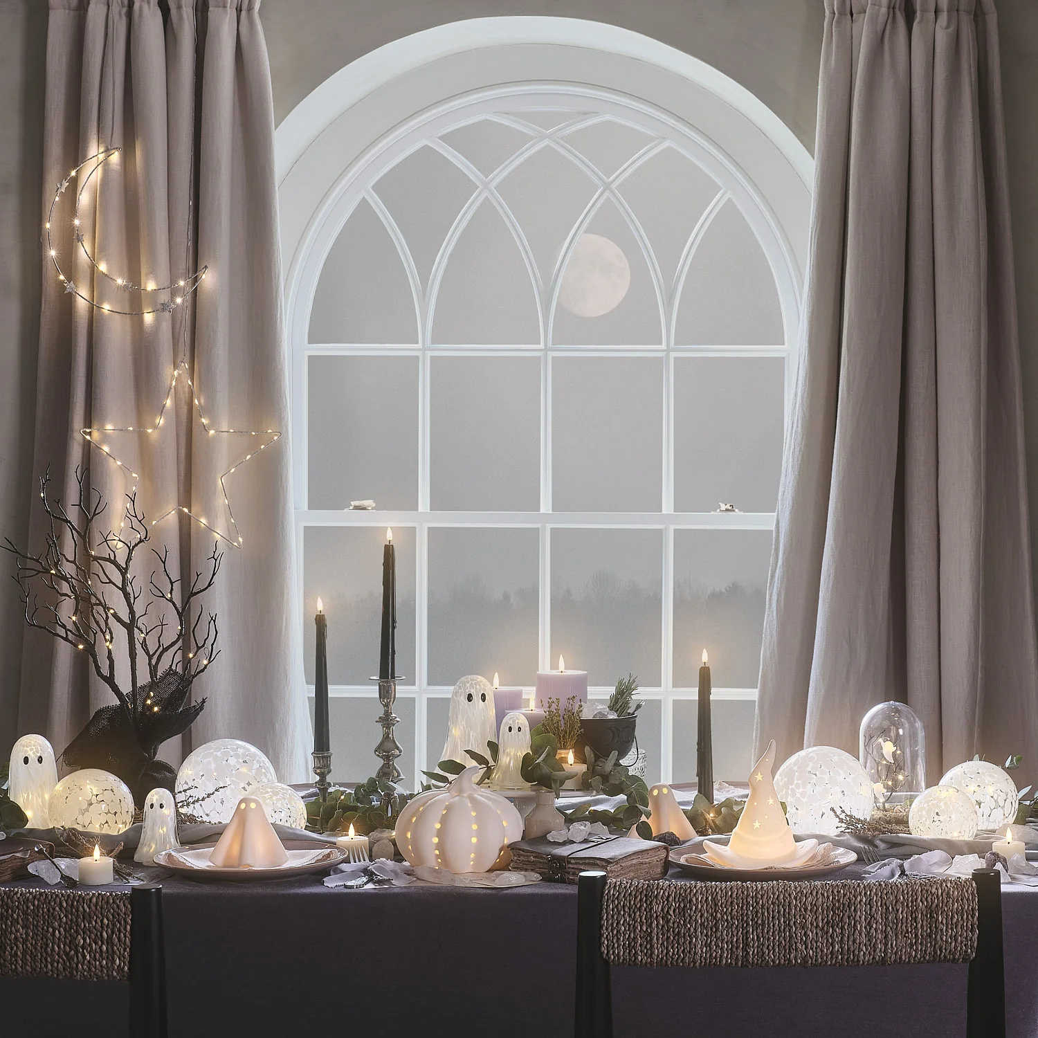 Regular White Confetti Glass Globe LED Decoration - Image 4