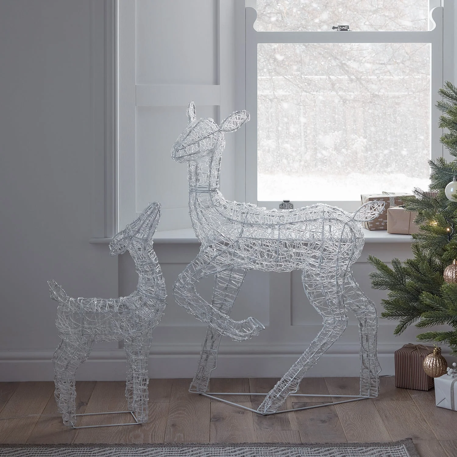 Solar Powered Swinsty Doe & Fawn Acrylic Light Up Reindeer - Image 5