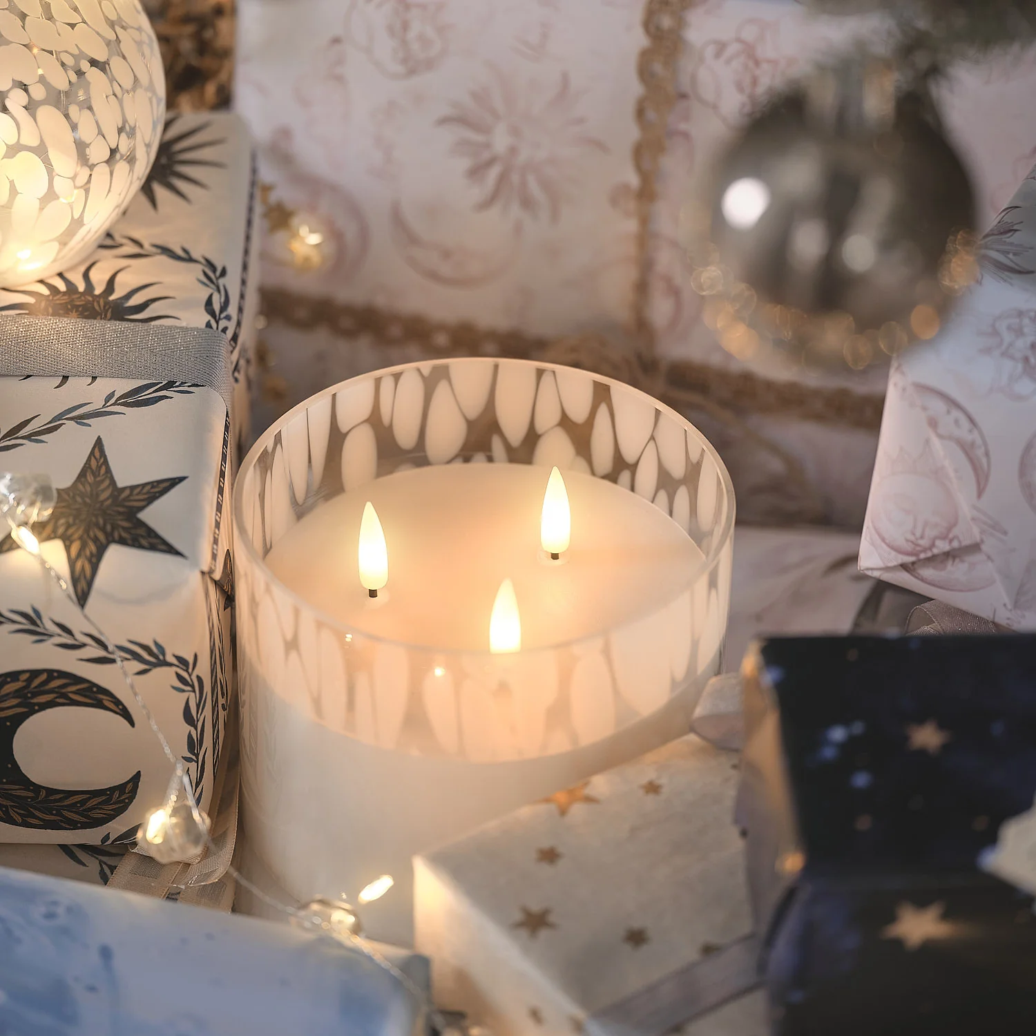 TruGlow® White Confetti Glass 3 Wick LED Candle with Remote Control - Image 5