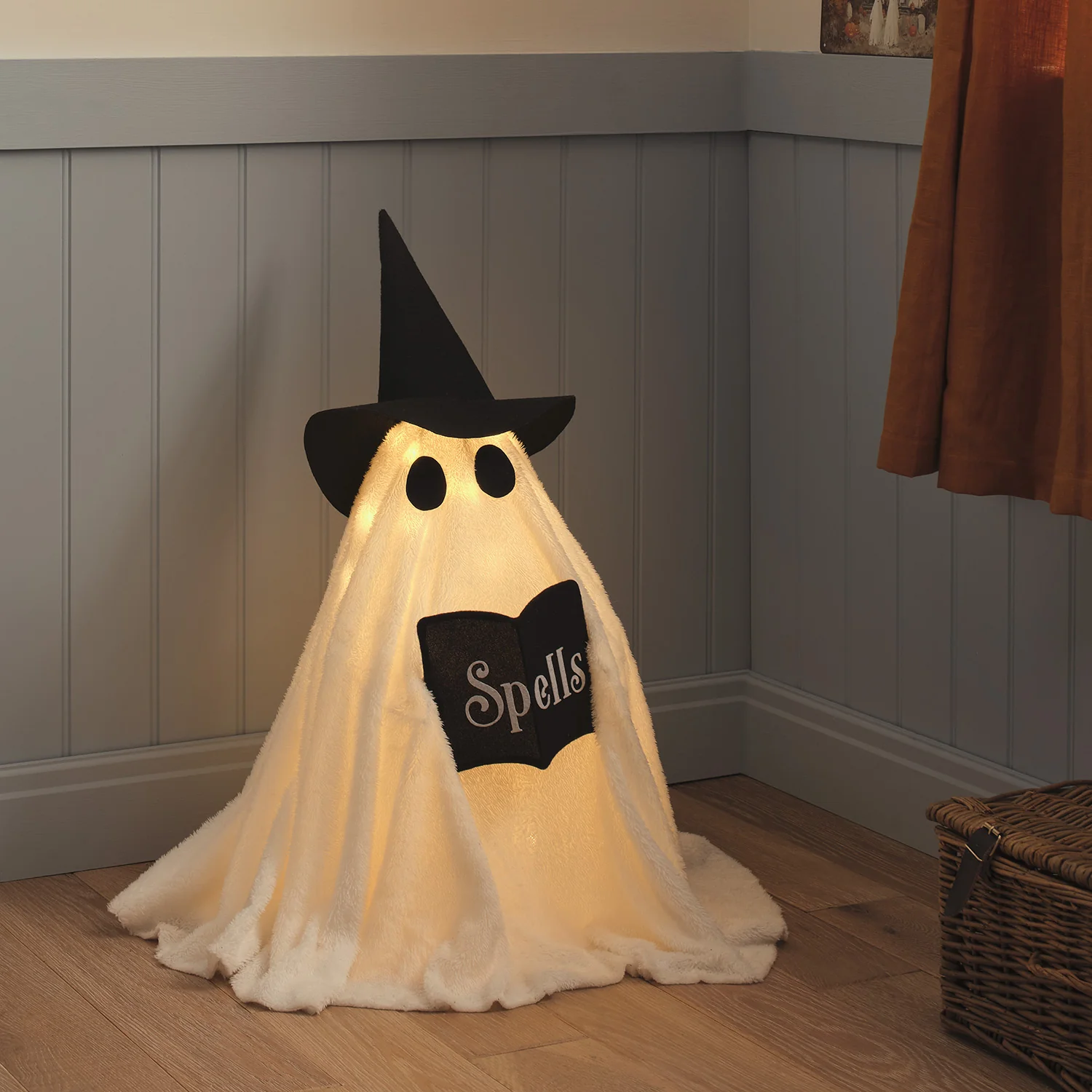 Wanda the Witch Ghost Outdoor LED Halloween Figure - Image 7
