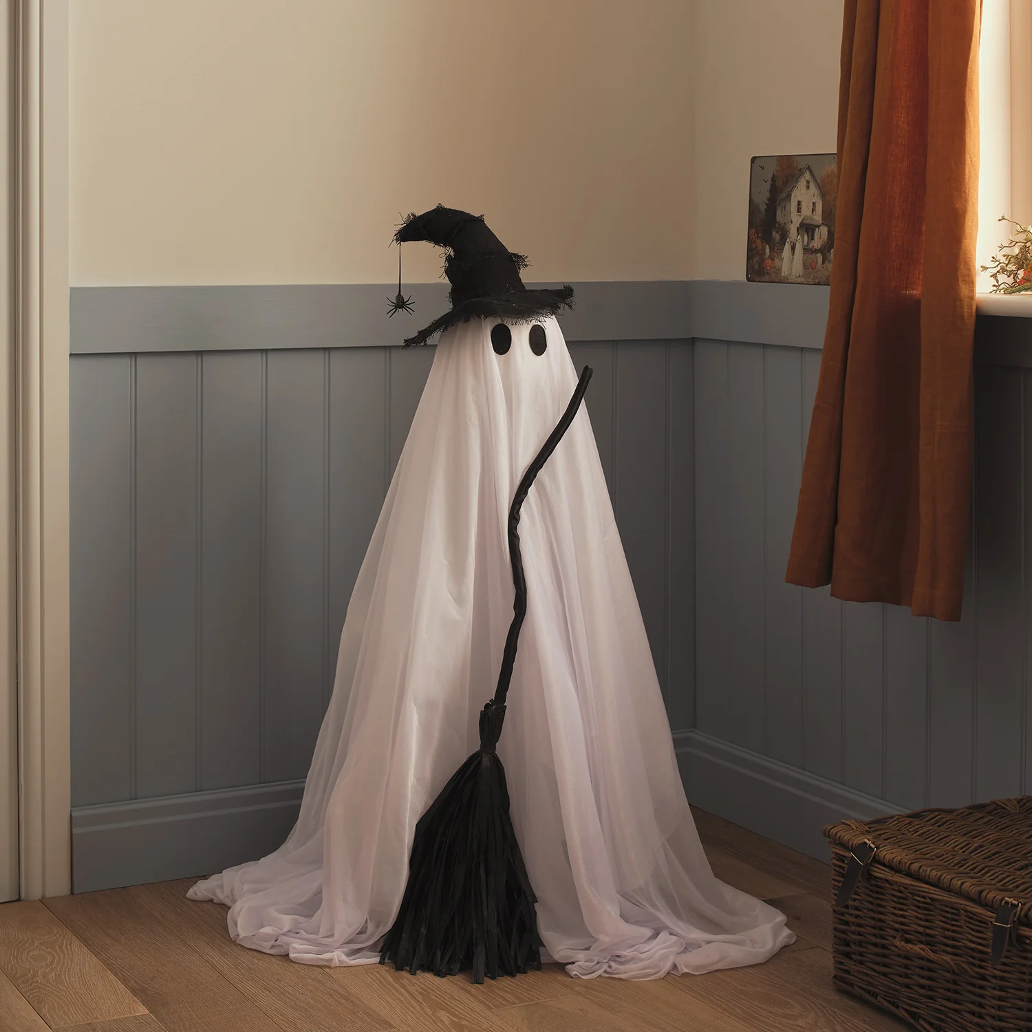 Willow the Witch Ghost LED Halloween Figure - Image 3